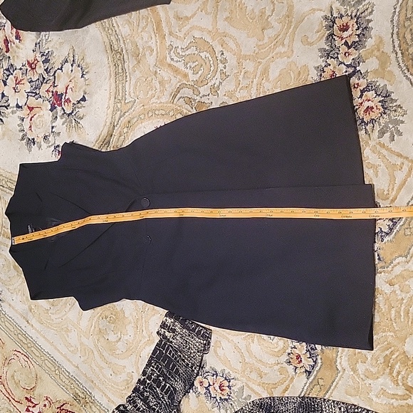 Black dress - Picture 4 of 11